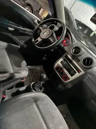 VOLKSWAGEN-VOYAGE-2014