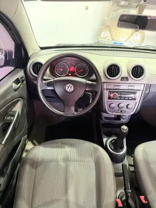 VOLKSWAGEN-VOYAGE-2011