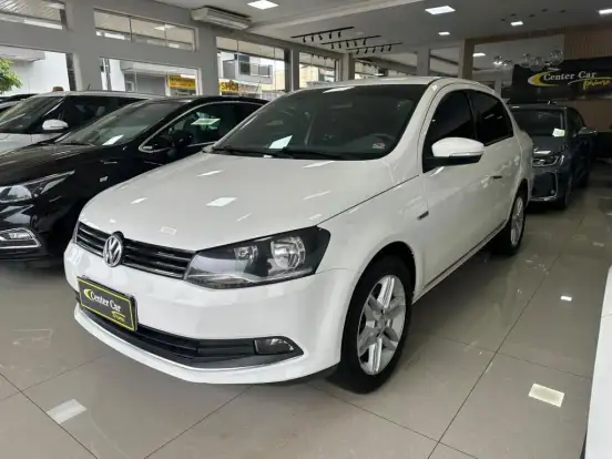 VOLKSWAGEN-VOYAGE-2016