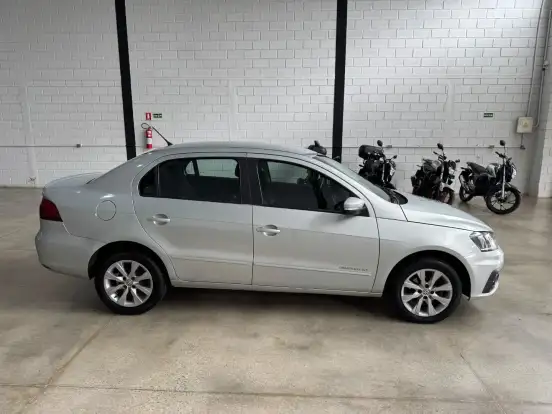 VOLKSWAGEN-VOYAGE-1.6 MSI TOTALFLEX COMFORTLINE 4P MANUAL VOLKSWAGEN-VOYAGE-2017