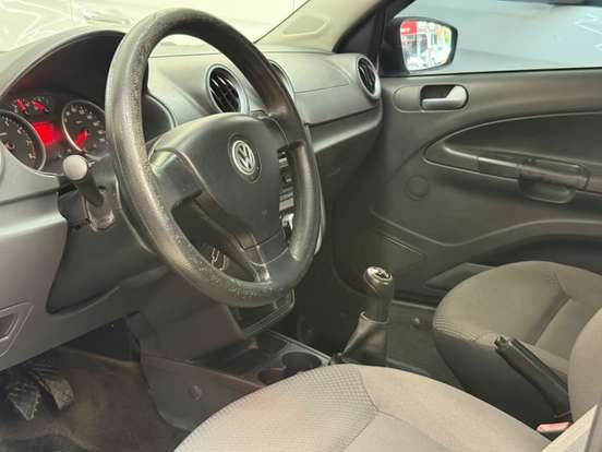 VOLKSWAGEN-VOYAGE-2012