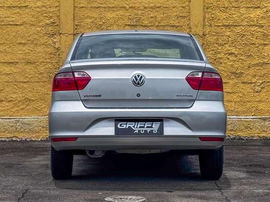 VOLKSWAGEN-VOYAGE-1.6 MI 8V FLEX 4P AUTOMATIZADO VOLKSWAGEN-VOYAGE-2013