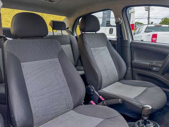 VOLKSWAGEN-VOYAGE-1.6 MI 8V FLEX 4P AUTOMATIZADO VOLKSWAGEN-VOYAGE-2013