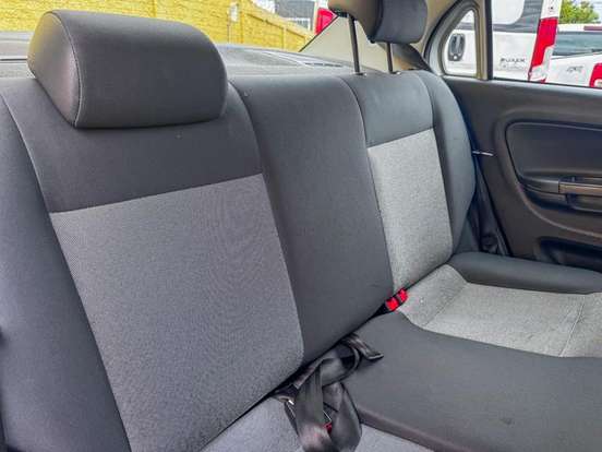 VOLKSWAGEN-VOYAGE-2013