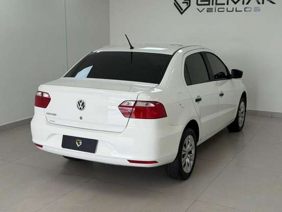 VOLKSWAGEN-VOYAGE-2021