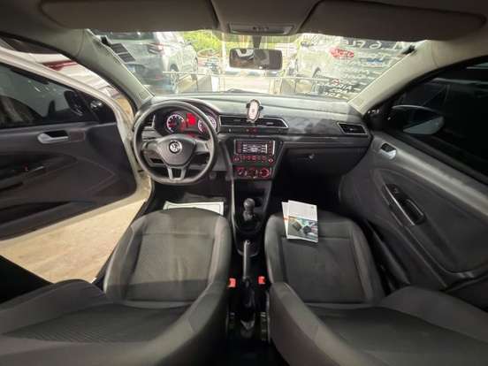 VOLKSWAGEN-VOYAGE-1.6 MSI TOTALFLEX TRENDLINE 4P MANUAL VOLKSWAGEN-VOYAGE-2017