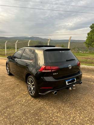 VOLKSWAGEN-GOLF-2017
