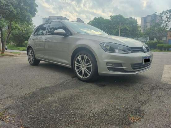 VOLKSWAGEN-GOLF-2017
