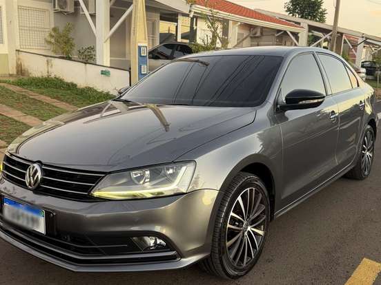 VOLKSWAGEN-JETTA-1.4 16V TSI COMFORTLINE GASOLINA 4P TIPTRONIC VOLKSWAGEN-JETTA-2017