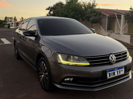 VOLKSWAGEN-JETTA-1.4 16V TSI COMFORTLINE GASOLINA 4P TIPTRONIC VOLKSWAGEN-JETTA-2017