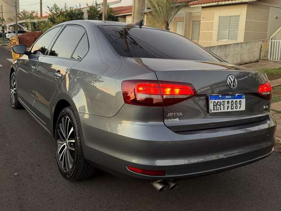 VOLKSWAGEN-JETTA-1.4 16V TSI COMFORTLINE GASOLINA 4P TIPTRONIC VOLKSWAGEN-JETTA-2017