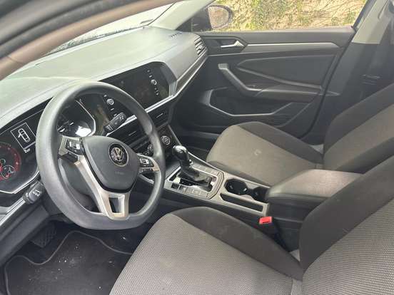 VOLKSWAGEN-JETTA-2018