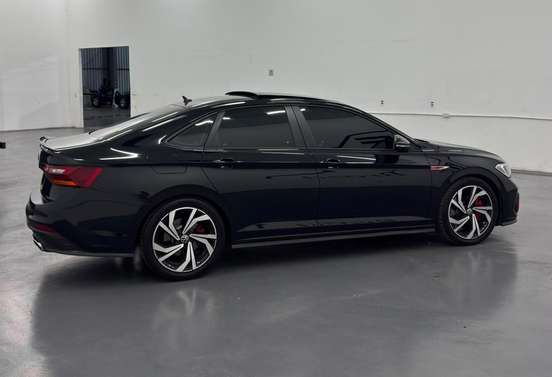 VOLKSWAGEN-JETTA-2024