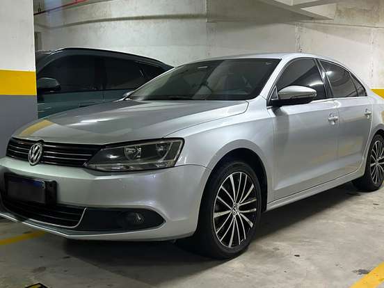 VOLKSWAGEN-JETTA-2.0 TSI HIGHLINE 211CV GASOLINA 4P TIPTRONIC VOLKSWAGEN-JETTA-2013
