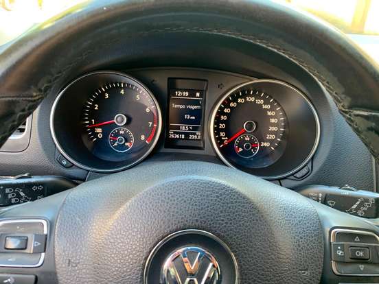 VOLKSWAGEN-JETTA-2.5 I VARIANT 20V 170CV GASOLINA 4P TIPTRONIC VOLKSWAGEN-JETTA-2010