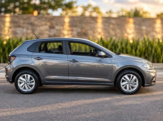 VOLKSWAGEN-POLO-2023