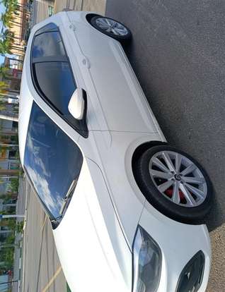 VOLKSWAGEN-POLO-2023