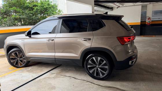 VOLKSWAGEN TAOS 1.4 250 TSI TOTAL FLEX HIGHLINE AUTOMÁTICO