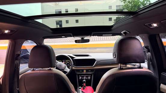 VOLKSWAGEN-TAOS-2022