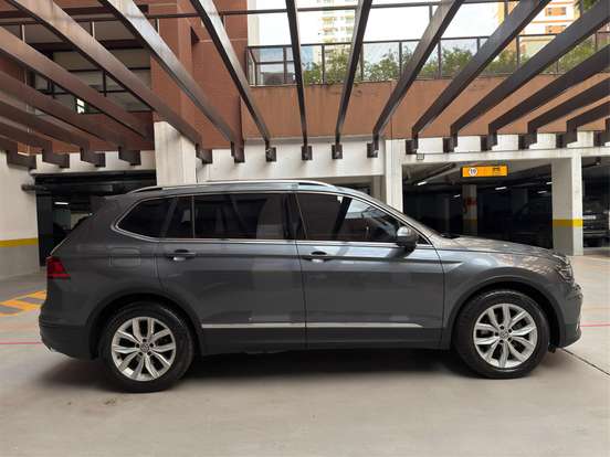 VOLKSWAGEN-TIGUAN-2018