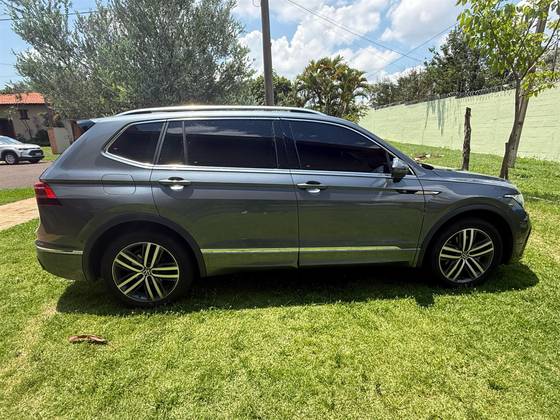 VOLKSWAGEN TIGUAN 2.0 300 TSI GASOLINA ALLSPACE R-LINE AUTOMÁTICO
