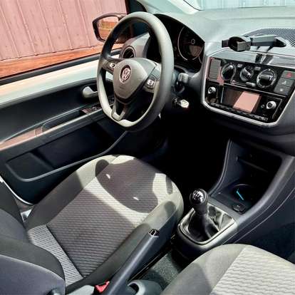 VOLKSWAGEN-UP-2019