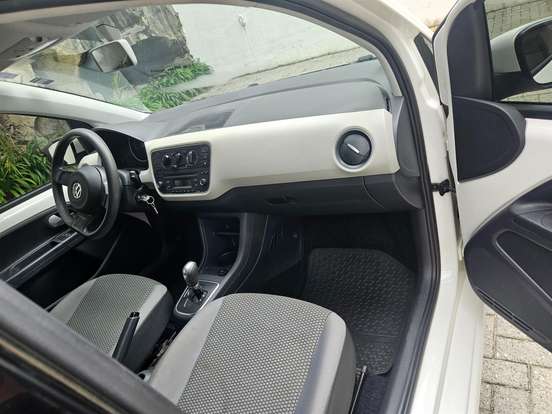 VOLKSWAGEN-UP-2017