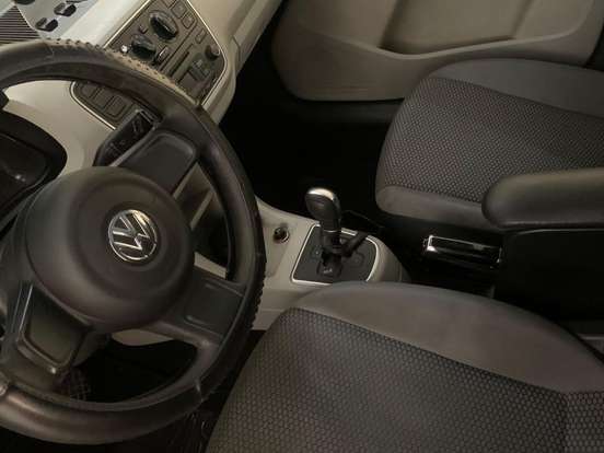 VOLKSWAGEN-UP-1.0 MPI MOVE UP 12V FLEX 4P AUTOMATIZADO VOLKSWAGEN-UP-2015