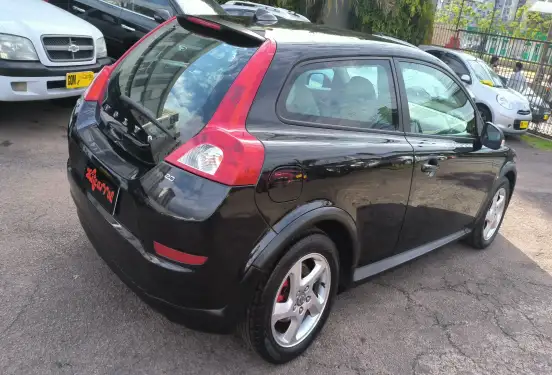 VOLVO-C30-2010