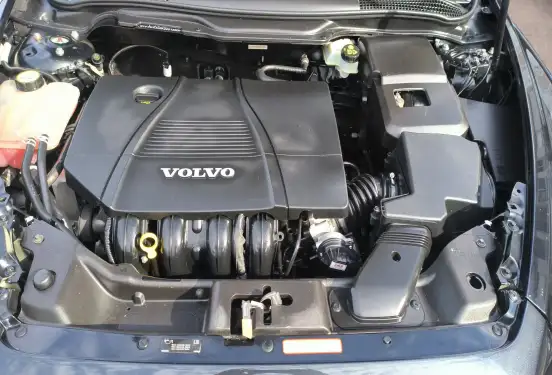 VOLVO-C30-2010