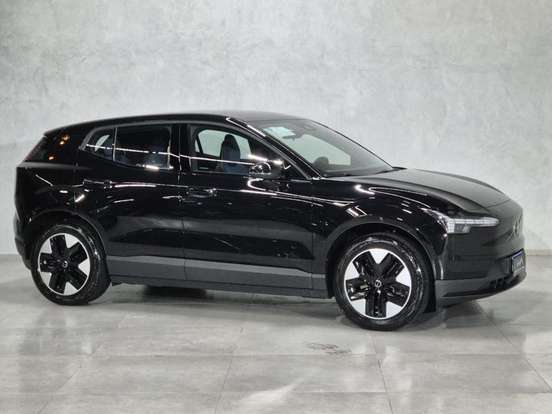 VOLVO-EX30-2024