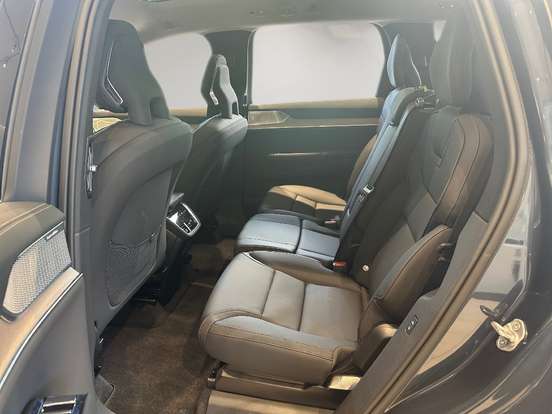 VOLVO-EX90-2025