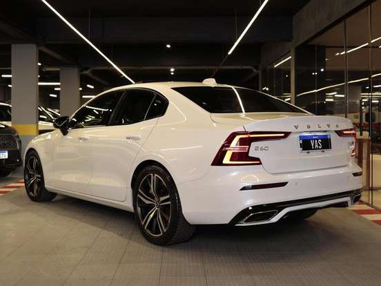 VOLVO-S60-2019