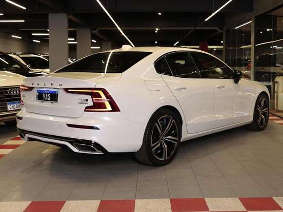 VOLVO-S60-2019
