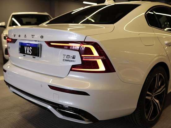 VOLVO-S60-2.0 T8 R-DESIGN HÍBRIDO 4P AUTOMÁTICO VOLVO-S60-2019