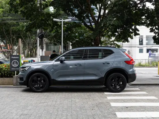 VOLVO-XC40-2.0 T4 GASOLINA GEARTRONIC VOLVO-XC40-2019