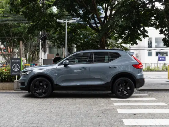 VOLVO-XC40-2.0 T4 GASOLINA GEARTRONIC VOLVO-XC40-2019