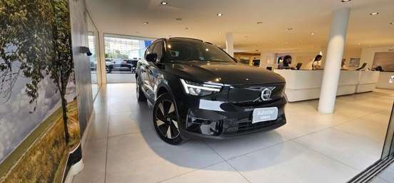 VOLVO-XC40-2024
