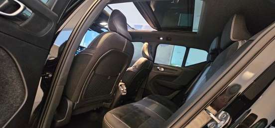 VOLVO-XC40-2024