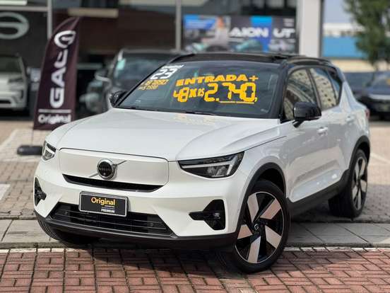 VOLVO-XC40-2023