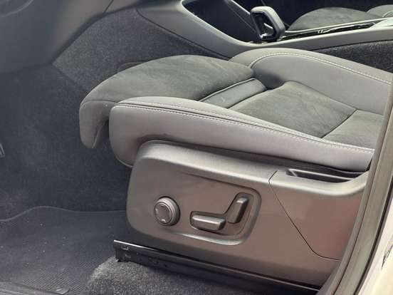 VOLVO-XC40-P8 RECHARGE TWIN ELECTRIC ULTIMATE AWD VOLVO-XC40-2023