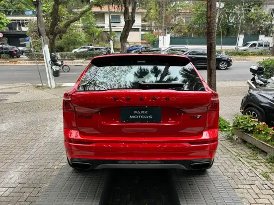 VOLVO-XC60-2.0 T5 GASOLINA R-DESIGN AWD GEARTRONIC VOLVO-XC60-2017