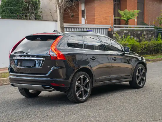 VOLVO-XC60-2016