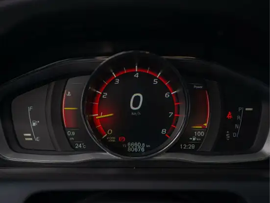 VOLVO-XC60-2016