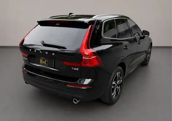VOLVO-XC60-2020