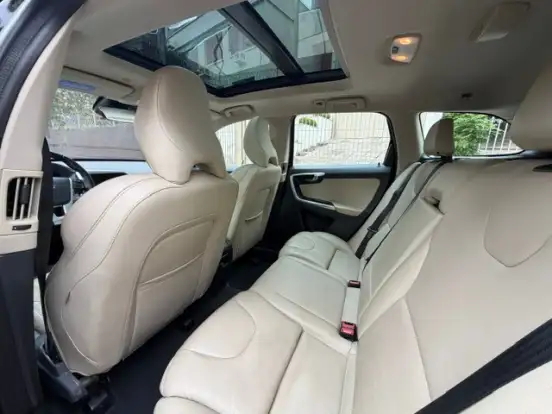 VOLVO-XC60-2.4 D5 MOMENTUM DIESEL AWD 4P AUTOMÁTICO VOLVO-XC60-2016