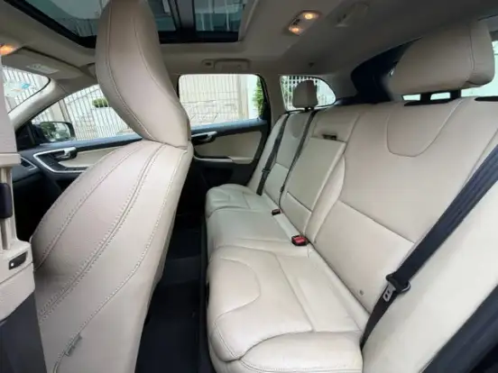 VOLVO-XC60-2016