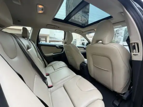 VOLVO-XC60-2016