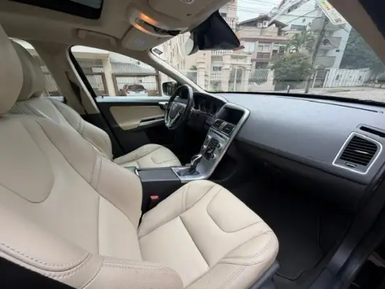VOLVO-XC60-2.4 D5 MOMENTUM DIESEL AWD 4P AUTOMÁTICO VOLVO-XC60-2016
