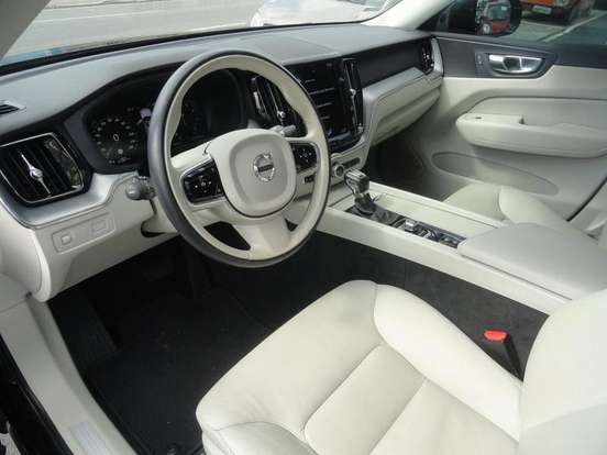 VOLVO-XC60-2.0 T5 GASOLINA MOMENTUM AWD GEARTRONIC VOLVO-XC60-2020